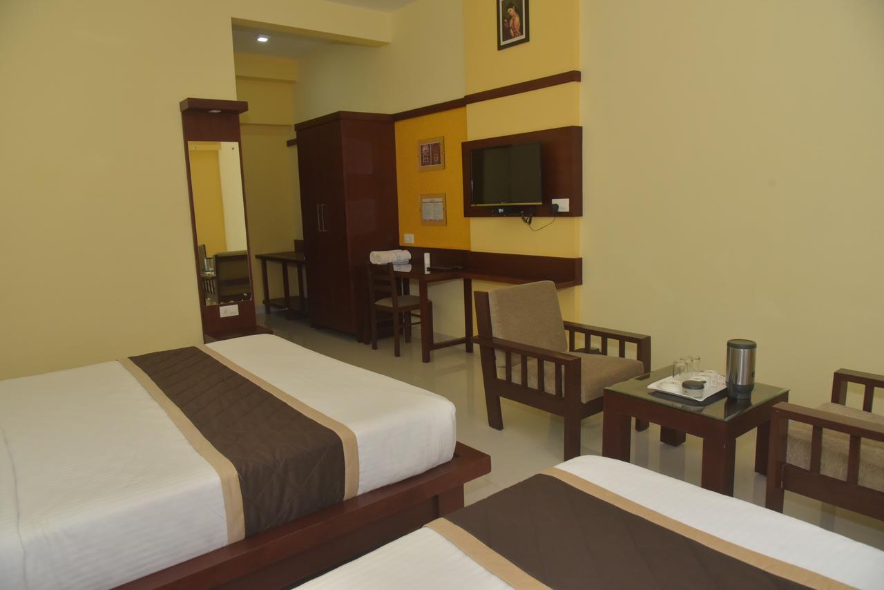 Hotel Akshayadhara Subrahmanya Kültér fotó
